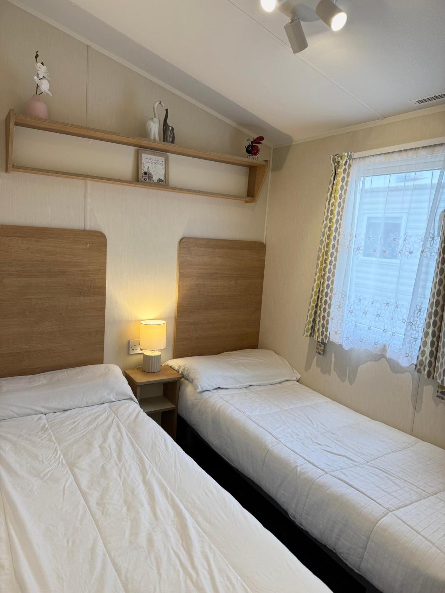 Oaken Caravan - Golden Sands Away Resorts Kinmel Bay Dış mekan fotoğraf